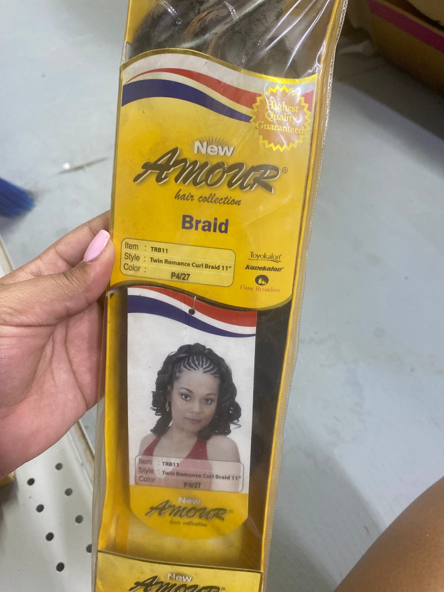 Amour Collection Braid 100% Kanekalon 11'' Color P4/27
